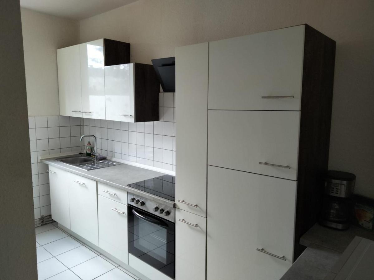 Modernes Apartment Mit 2 Schlafzimmern Und Privatparkplatz Nahe Innenstadt Neumünster Buitenkant foto