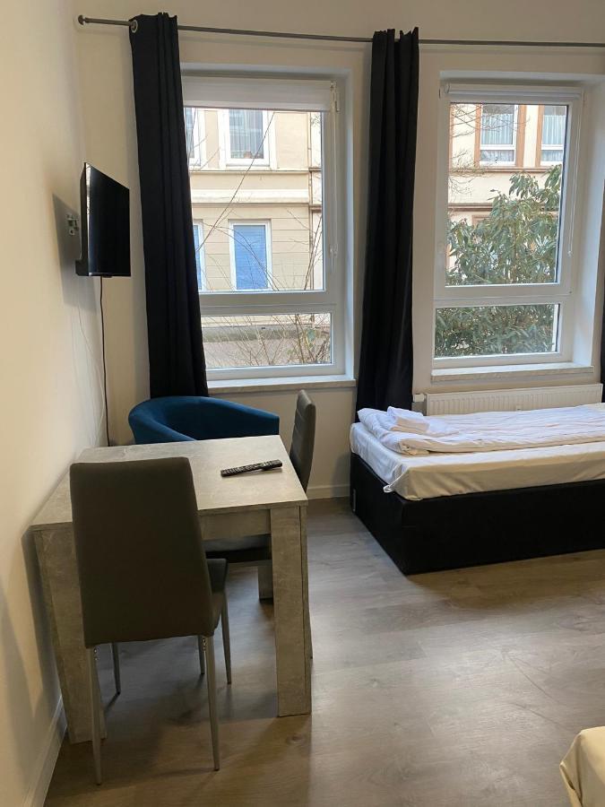 Modernes Apartment Mit 2 Schlafzimmern Und Privatparkplatz Nahe Innenstadt Neumünster Buitenkant foto