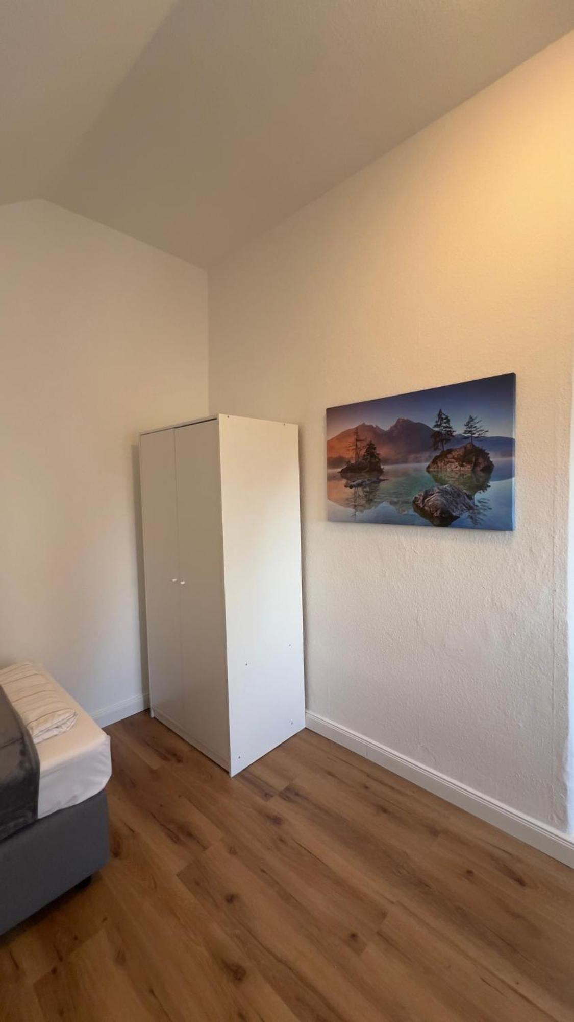 Modernes Apartment Mit 2 Schlafzimmern Und Privatparkplatz Nahe Innenstadt Neumünster Buitenkant foto