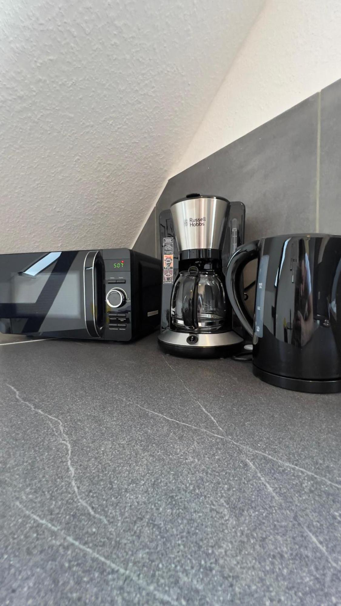 Modernes Apartment Mit 2 Schlafzimmern Und Privatparkplatz Nahe Innenstadt Neumünster Buitenkant foto